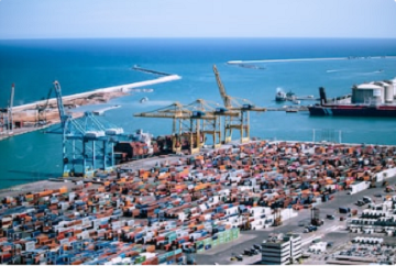 Trieszt 'Magyarország kapuja' az Adria kikötői feladattal. Egy import-eport Kikötői terminál E Aquilában